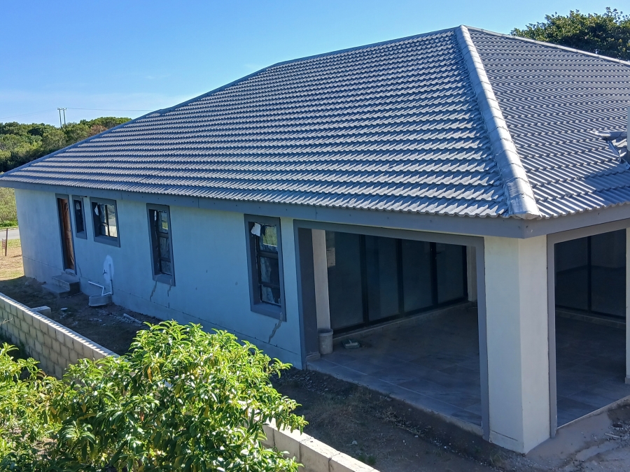 3 Bedroom Property for Sale in Paradise Beach Eastern Cape
